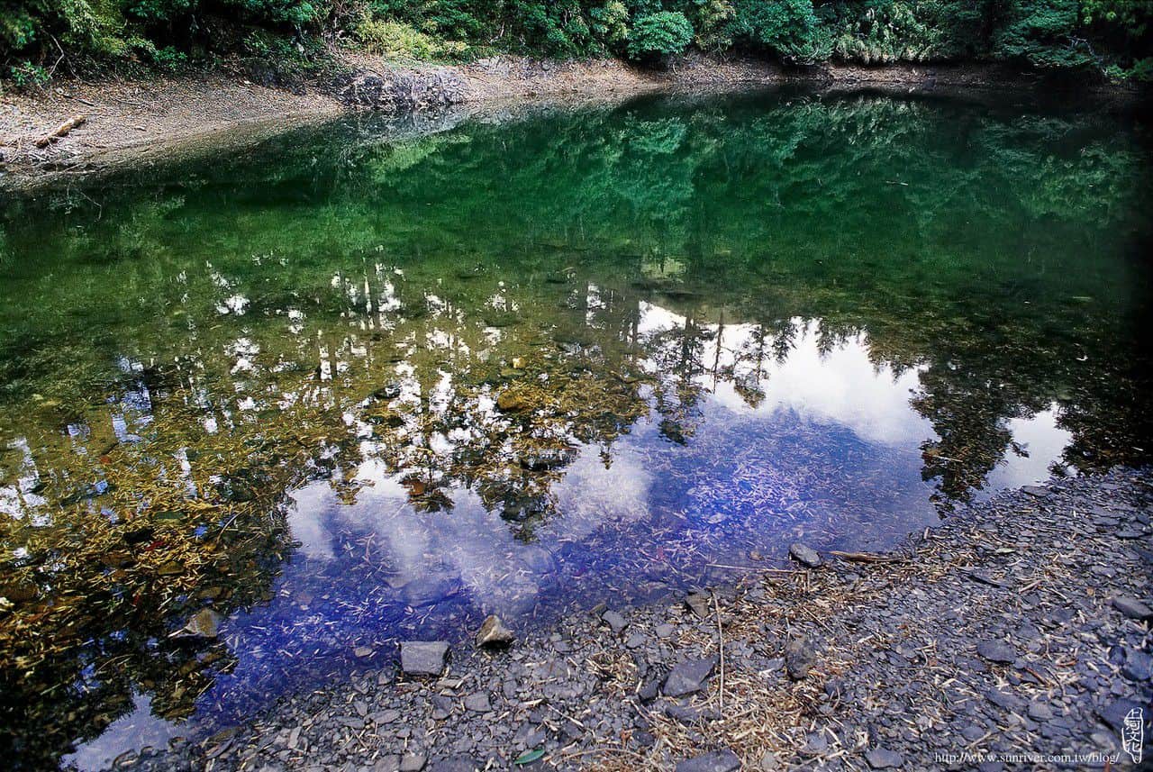 北合歡山附近的碧池景觀　 攝影∕見晴　地點∕碧池