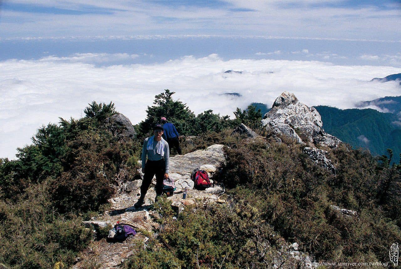 大理石裸露的帕托魯山頂 攝影∕蕭官誠　地點∕帕托魯山 