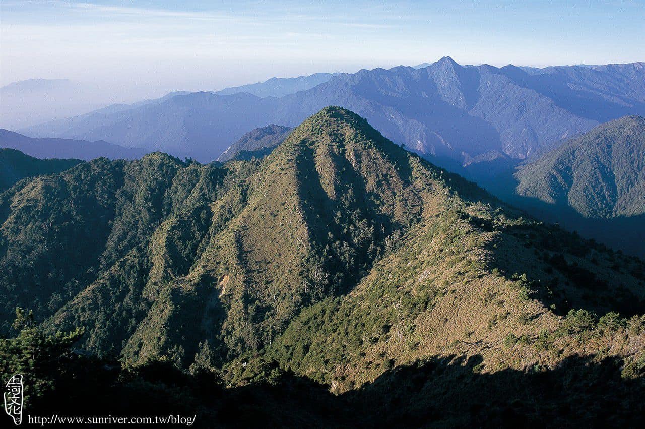 山勢挺拔的喀西帕南山南峰  攝影／林協成　地點／喀西帕南山